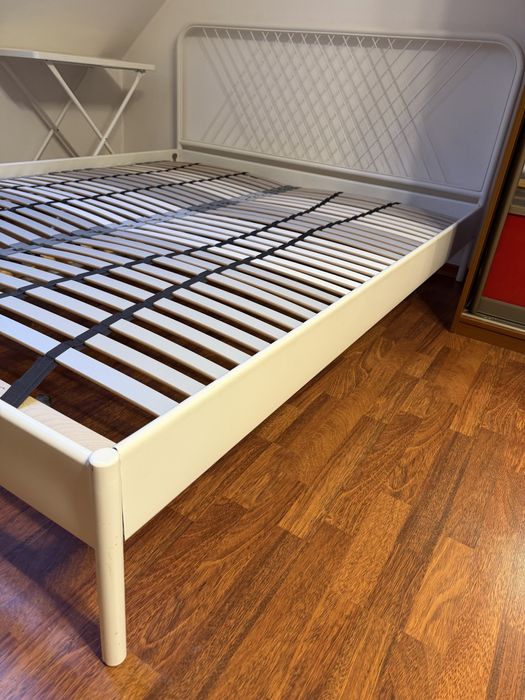Łóżko metalowe białe IKEA 160x200