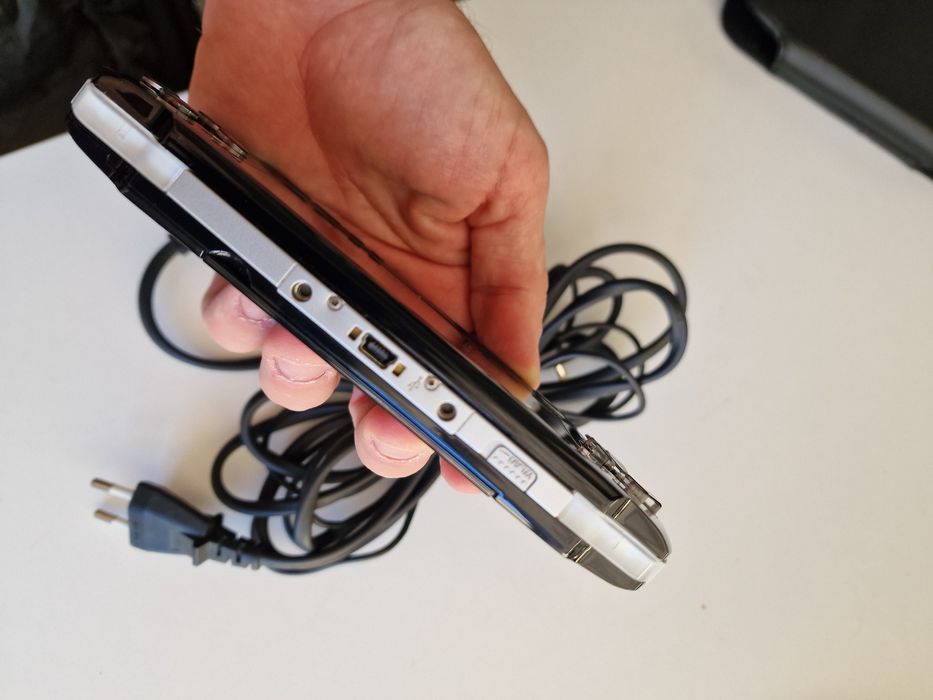 Sony PSP 3001 com carregador