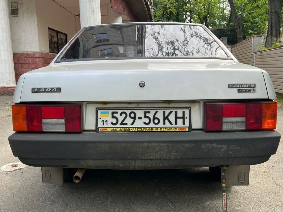 Автомобіль ваз 21099