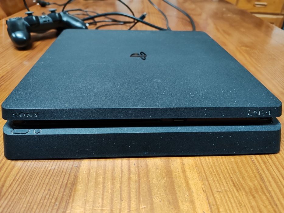 Vendo PS4 Slim- Bom Estado