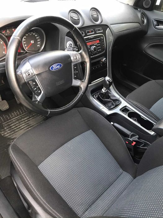 продаю Форд Мондео 1,6