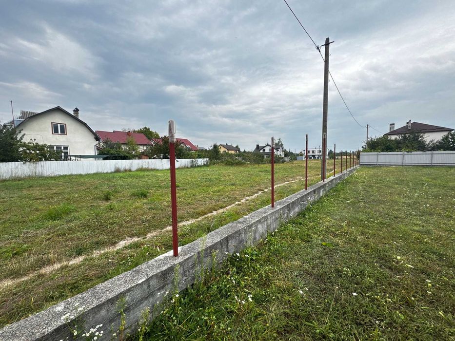 Продам новий будинок з ремонтом 245м2/10соток в Крихівцях.