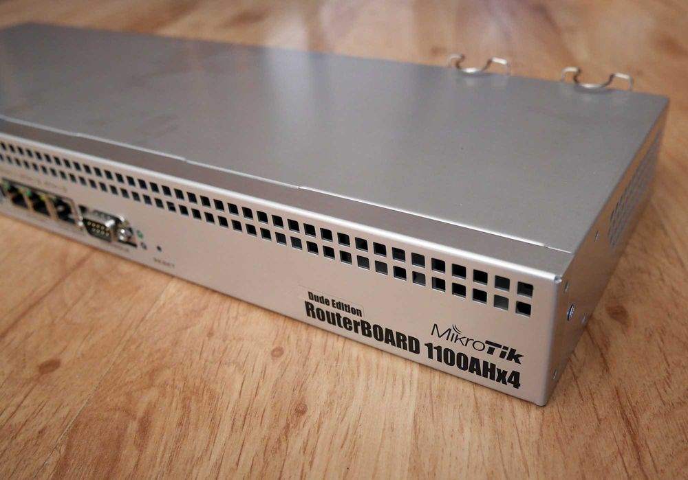 Router Mikrotik RB1100AHx4 Dude Edition, SSD, M.2, lepszy RB4011iGS