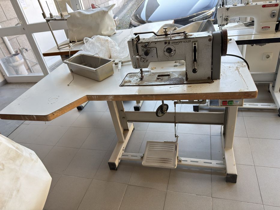 Máquina de Costura Industrial Dürkopp Adler