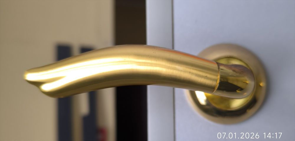 Продаю дверные ручки