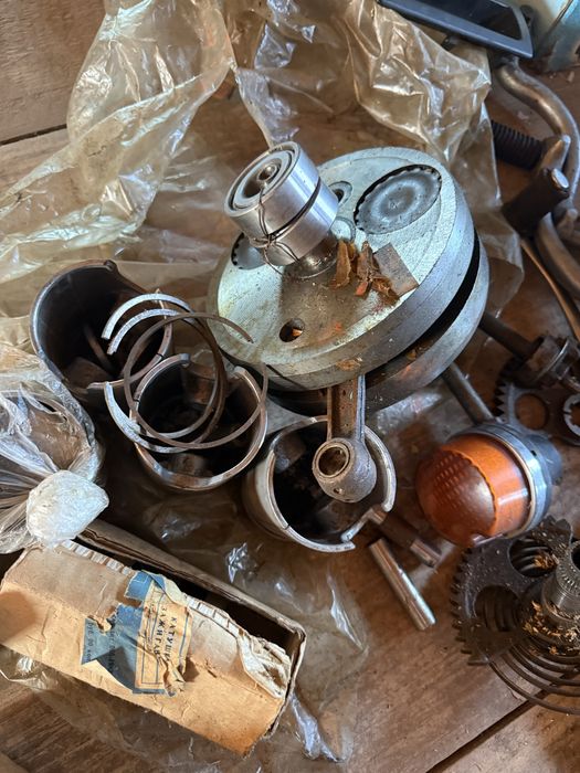 Запчастини до мотоцикла ИЖ Планета нові оригінал, моторна цеп ВАЗ 2106