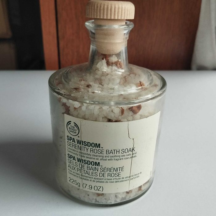 The Body Shop sól do kąpieli różana rose bath soak 225g