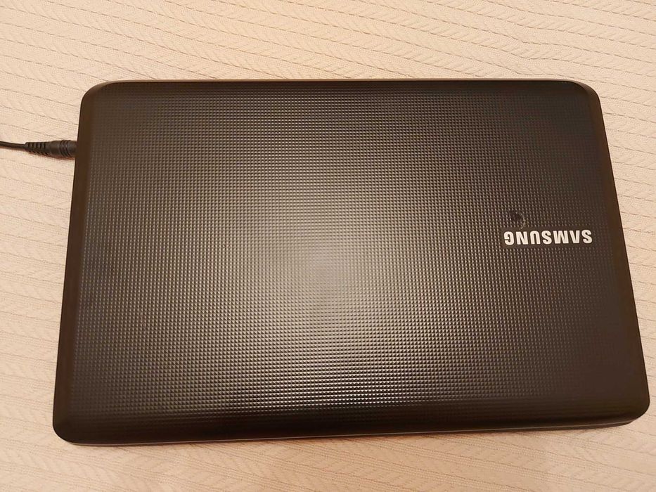 Ноутбук Samsung R528