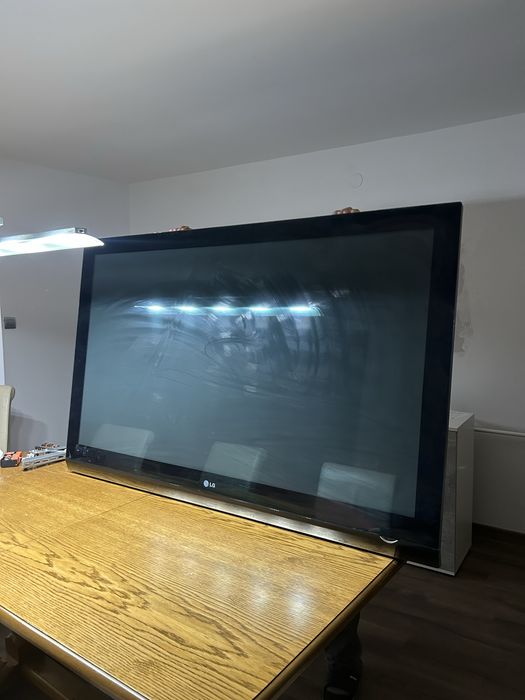 Telewizor 65/60 cali