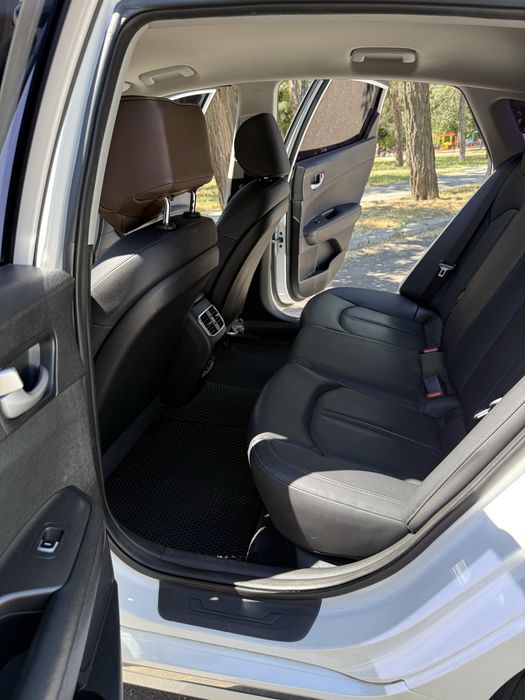 Продаю Kia k5 2.0 газ