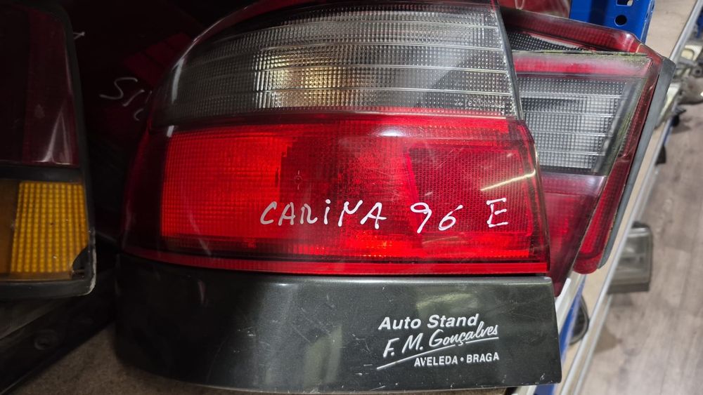 Farolim esquerdo painel toyota carina e
