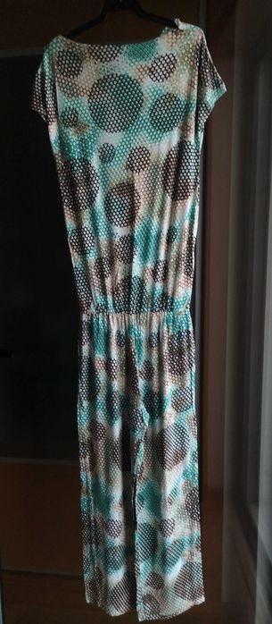 Macacão em tons azuis esverdeados, M