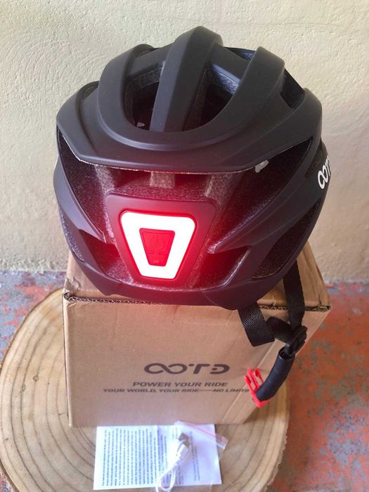 Capacete Ootd para bicicleta/Trotinete novo