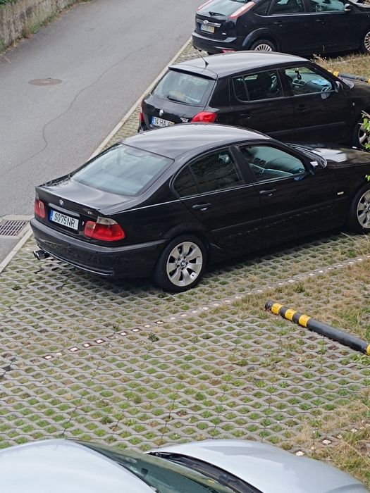 Á venda ótimo carro pelo ano de fabricação