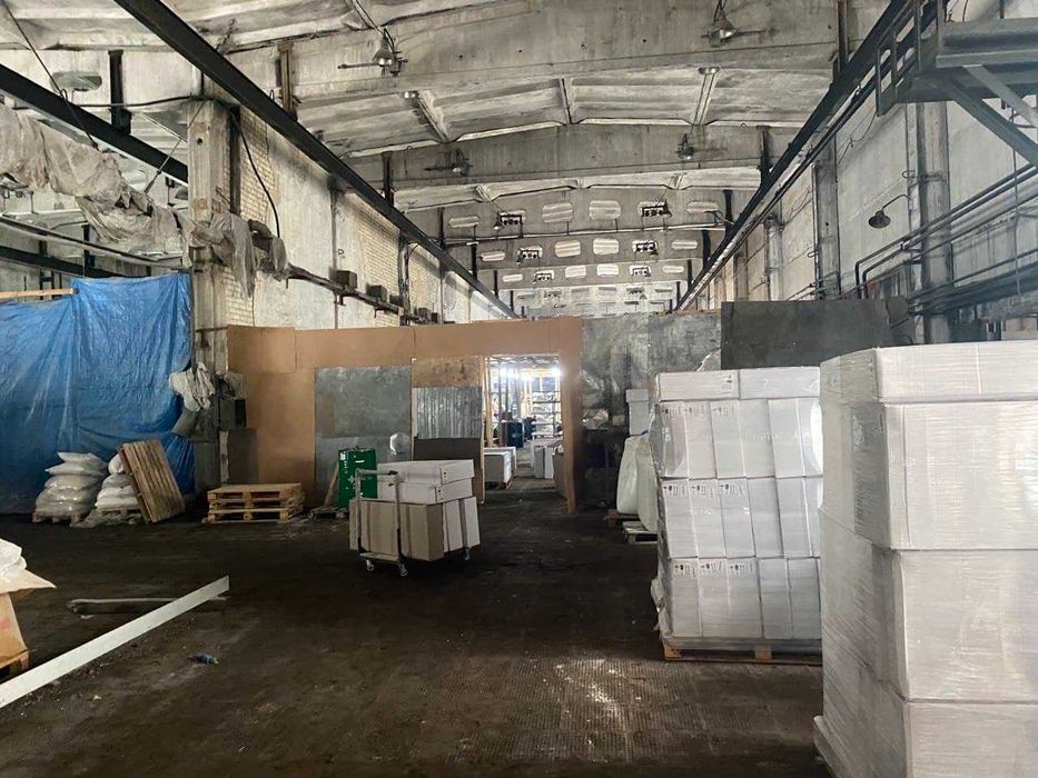 Продаж виробничих приміщень, склад, офіс 2400 квм.