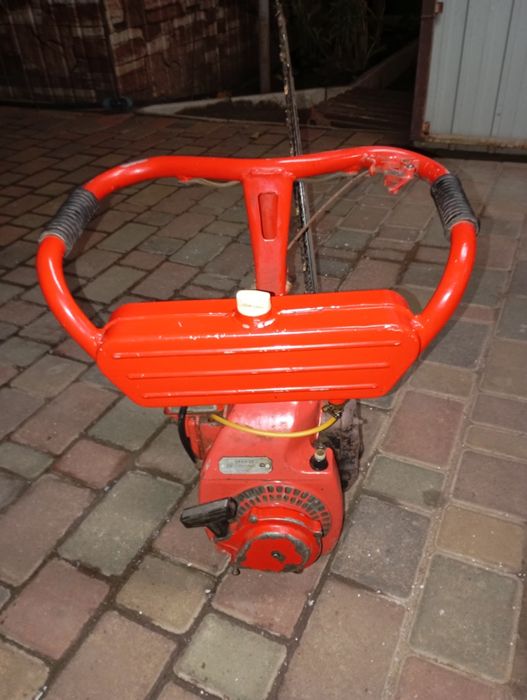 Продам бензопилу Урал 2т