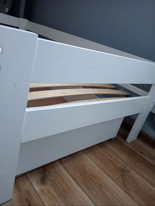 Łóżko dziecięce białe