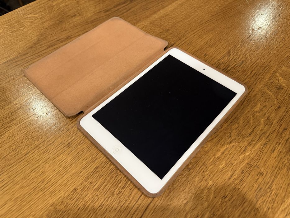 Apple iPad Mini 2 16Gb LTE Silver