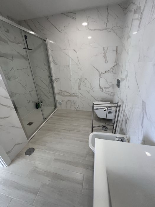 T1 novo a 5min a pé da praia c/ garagem