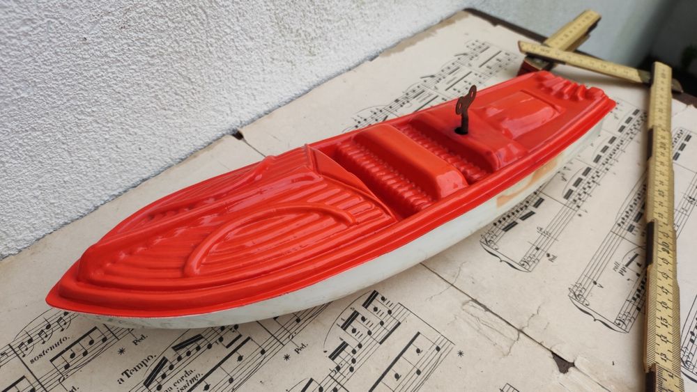 Barco de Corda Antigo - Brinquedo Vintage