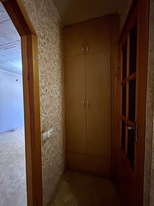 Продам 2к площа Новокодацька жм Червоний Камінь