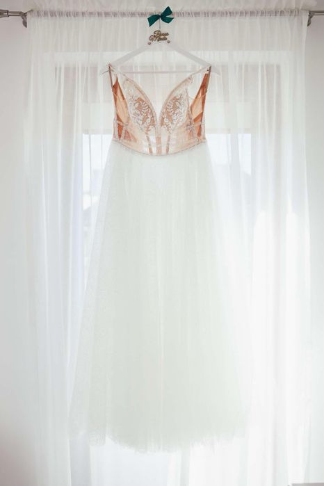 Suknia Ślubna / Adriana Reina / 09.2024 / Stan bardzo dobry