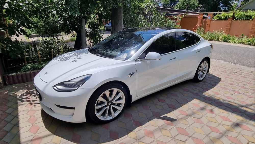 Tesla model 3 Long Range 75