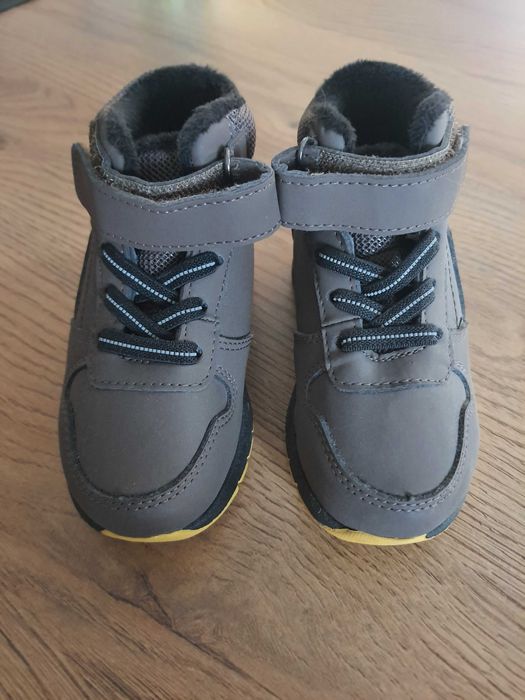 Buciki chłopięce nowe