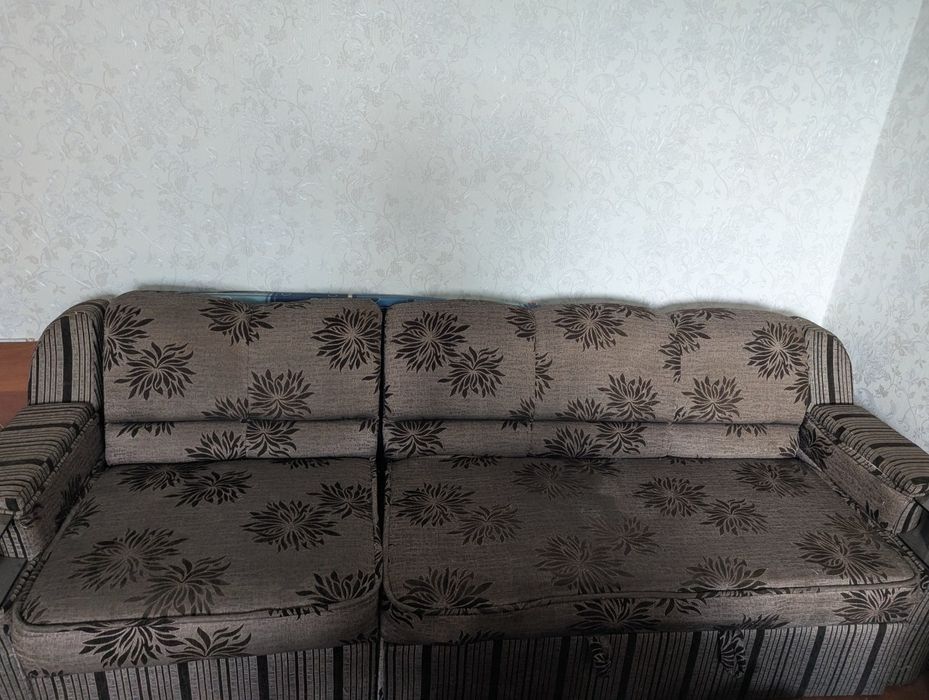 Продам вугловий диван. Самовивіз