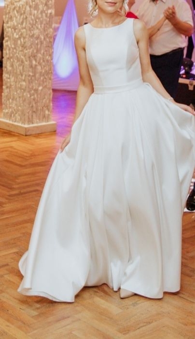 Suknia ślubna MS Moda z kokardą model Ada mikado satynowa gładka