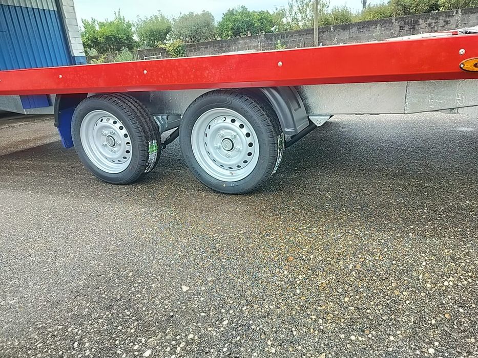 Atrelado porta carros