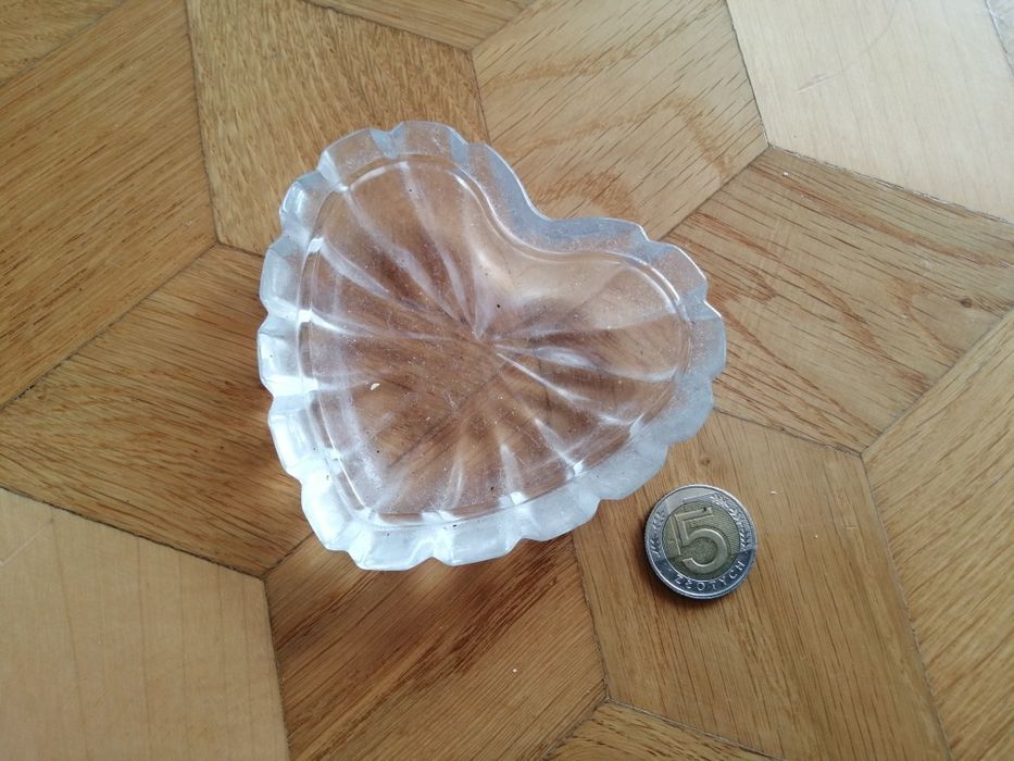 Szklana popielniczka lub pudełko na drobiazgi