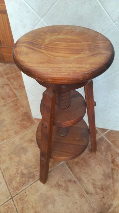 Banco de bar elevatório