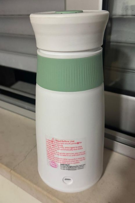 Aquecedor de biberões portátil