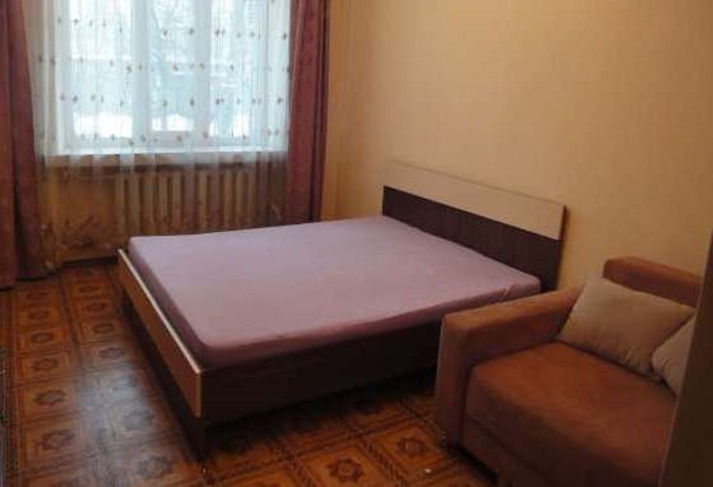 Здам 2-к. на вул. Мала Шияновська. Метро Печерська - 6 хвилин пішки