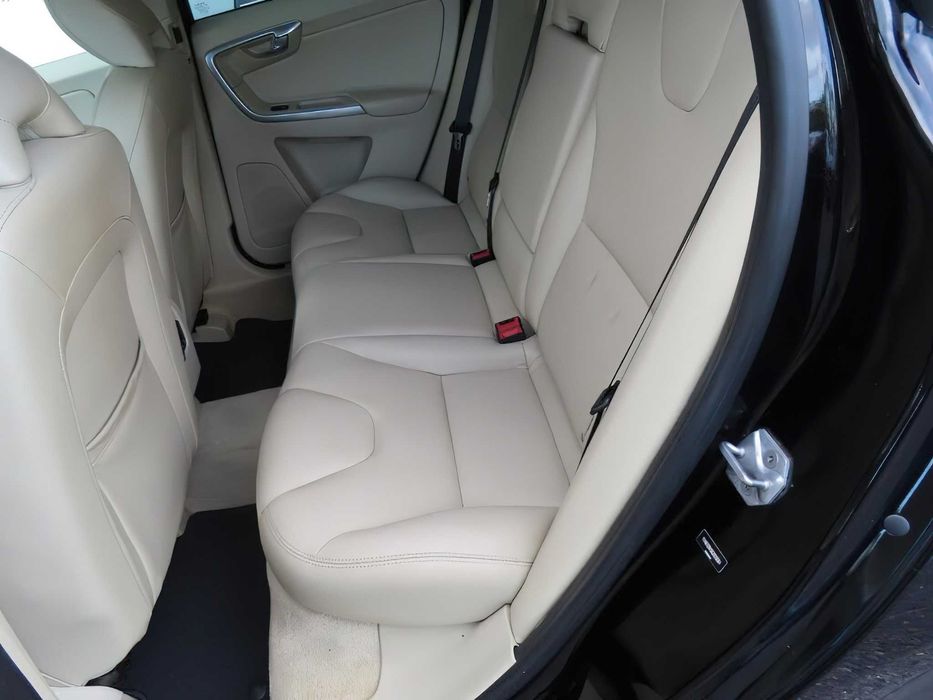 Volvo XC60      2016