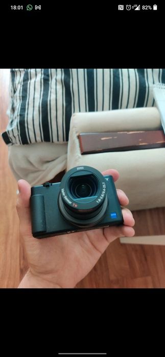 APARAT SONY ZV-1 + 32Gb + etui + aku + GPVPT2BT Z PILOTEM Sony GP-VPT2BT