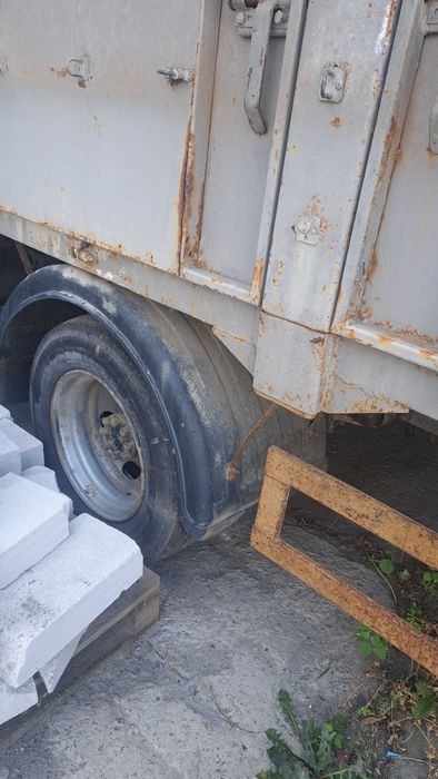 Грузовой авто Тата 613