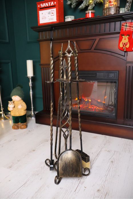 Набор для камина: кочерга, щетка, совок, щипцы на подставке