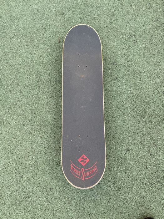 Skateboard Street Surfing
