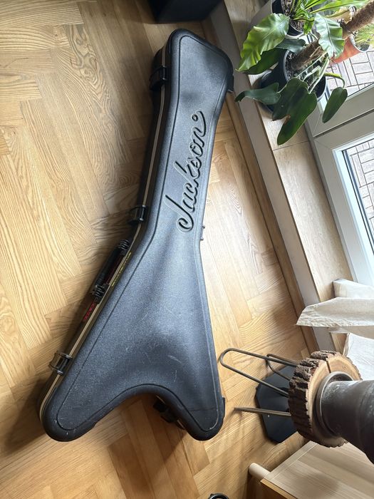 Jackson RR3 Japan EMG tremolo Schaller + case