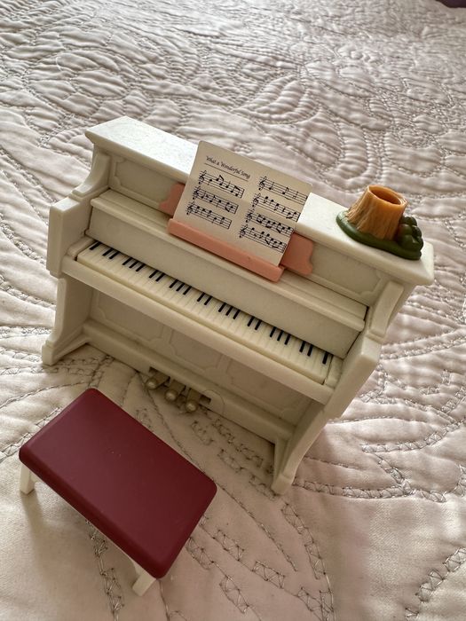 Sylvanian Families Навчальна кімната фортепіано і шкільний стіл