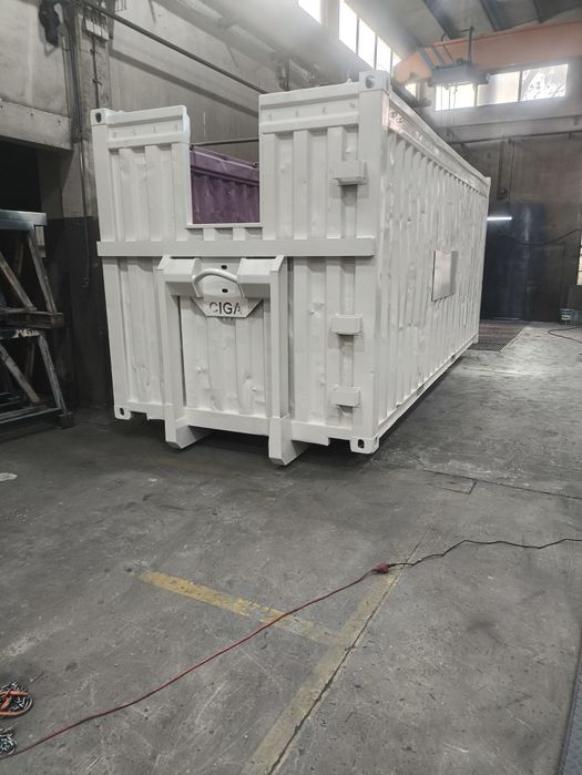 Transformar contentores marítimos em Ampliroll