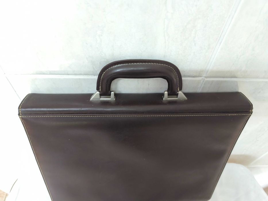 Mala tipo pasta de documentos castanha