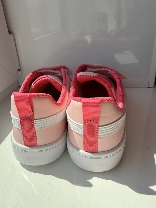 НОВІ дитячі шкіряні кросівки Puma 35 розмір, 22,5 см