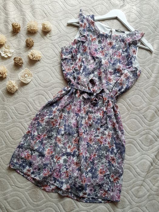 Terranova mini sukienka w kwiaty M/38 floralprint na wiosene wakacje lato na codzień jasna piękny wzór wiązana