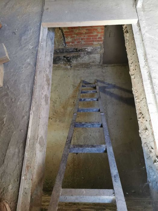 Новий  2-х поверховий гараж на Героїв Крут,  власність оформлена.