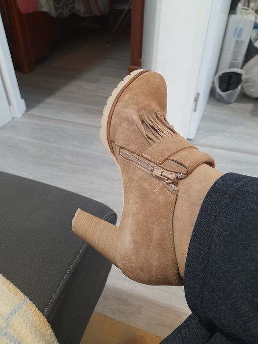 Botins de camurça bejes, tam 38