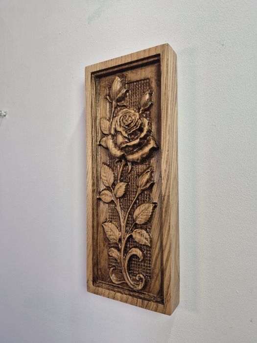 Róża – dekoracja ścienna z drewna dębowego 12,5 x 32 cm