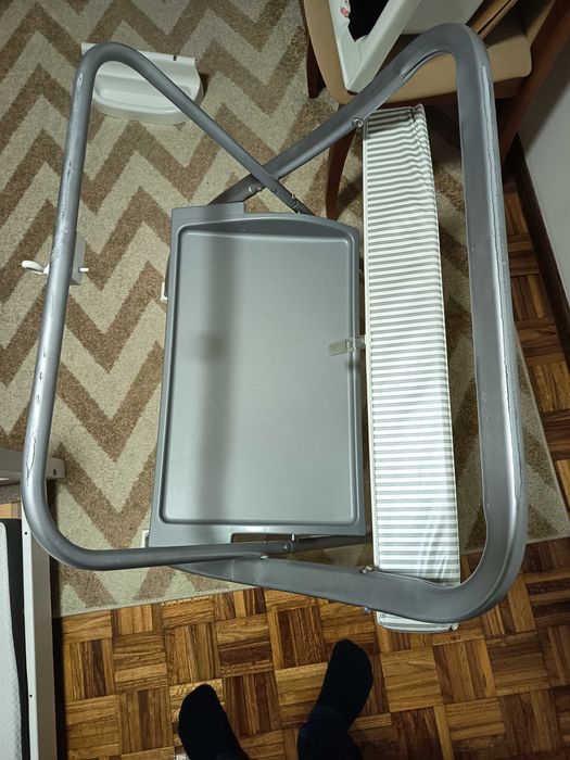 Trocador de fraldas com banheira